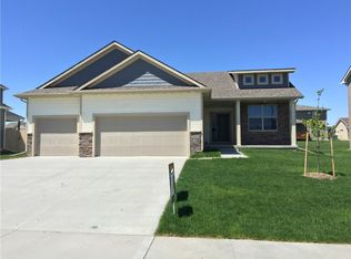 2400 SE Riverbirch Ln, Waukee, IA 50263