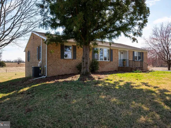 2340 Greensburg Rd, Martinsburg, WV 25404