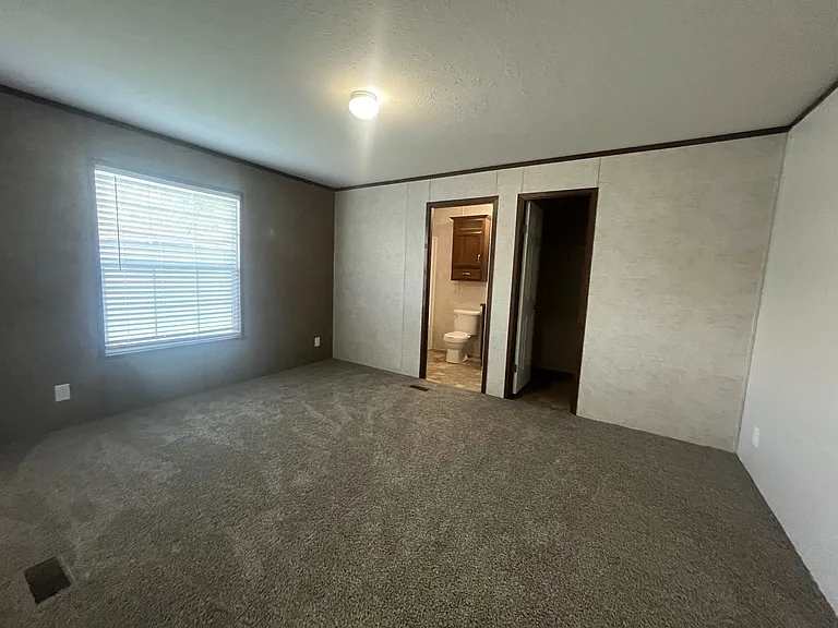 Lakeview Terrace — Photo 17