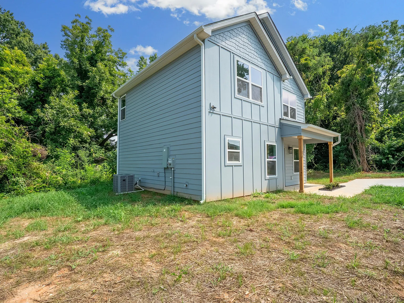3 bed, 1300 sqft, $1,750 — Photo 3