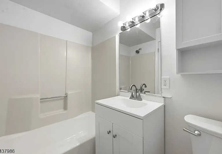 235 Dakota St #5 — Photo 8