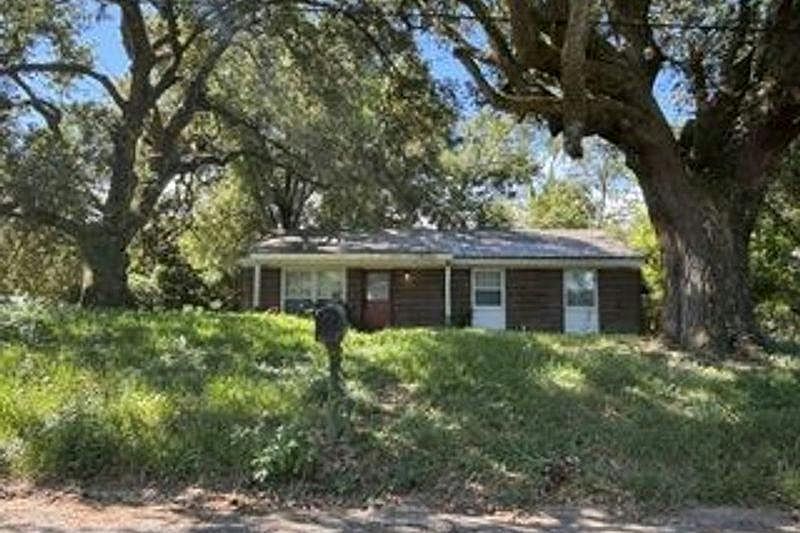 1st image of 424 Miller Ave