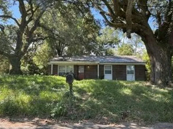424 Miller Ave, Fairhope, AL 36532