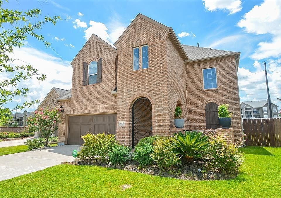 1st image of 13212 Stoneleigh Terrace Dr