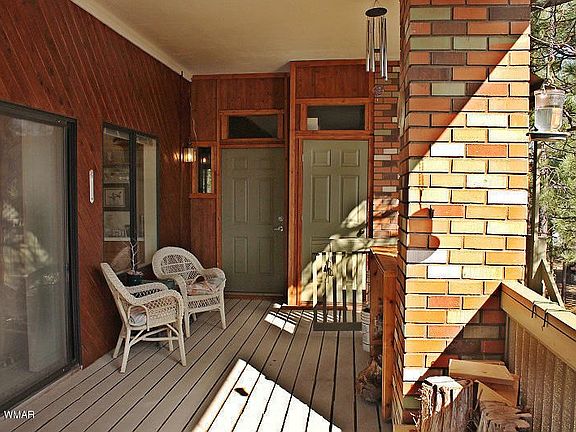 Upstairs Balcony Deck