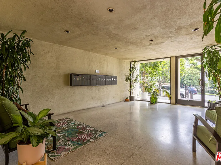 11789 Montana Ave #9 — Photo 2