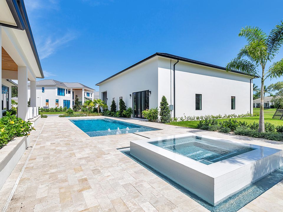 2nd image of 2240 Greenbriar Boulevard