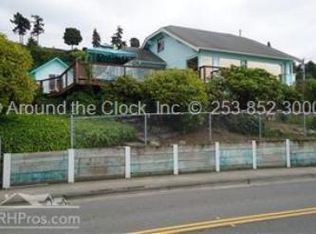 28458 Redondo Beach Dr S, Seattle, WA 98198