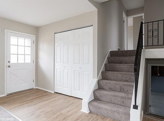 2nd image of 6834 Meadowbrook Ln