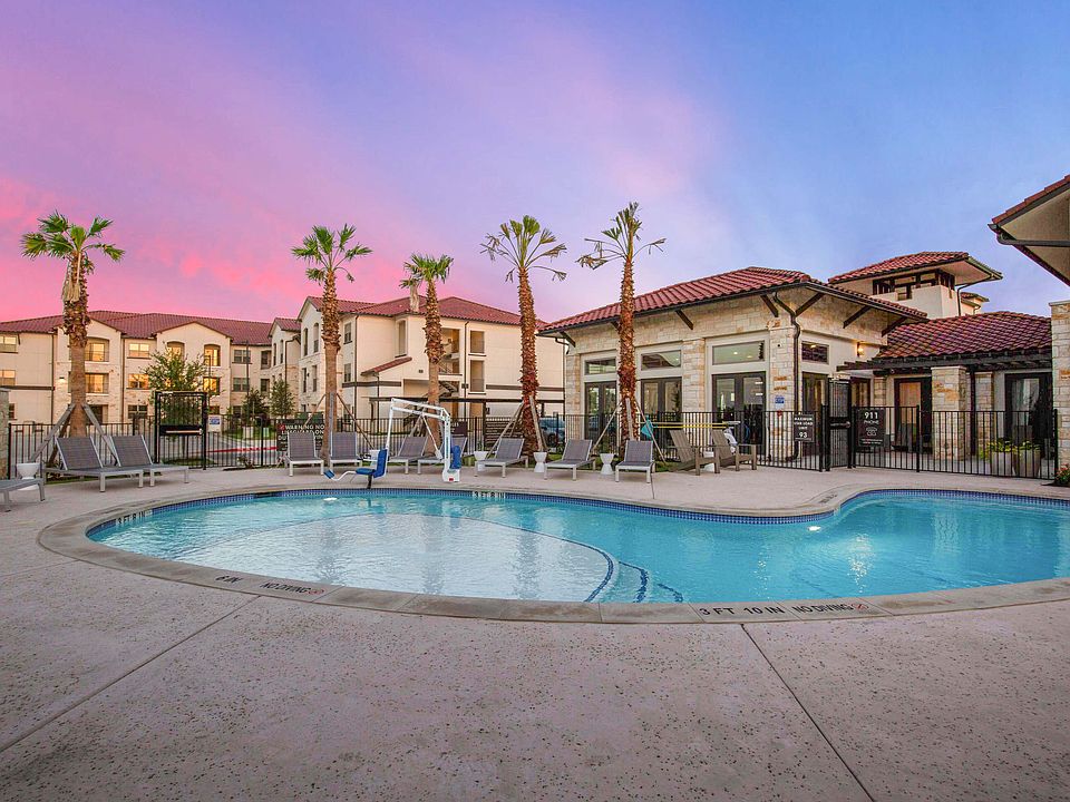 Resort-Style Pool