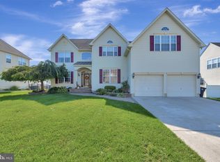 718 Galleria Dr, Williamstown, NJ 08094