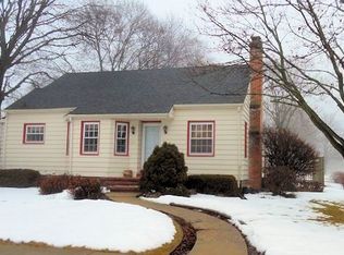 703 N 11th St, Rochelle, IL 61068