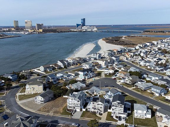 3rd image of 5213 Ocean Dr S