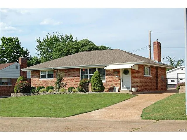 8149 Parkridge Dr photo 1
