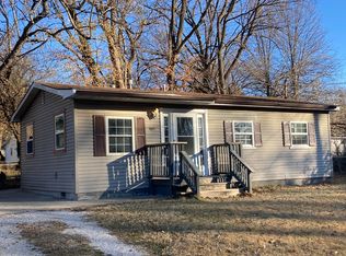 305 E Swiss Lane Ct, Springfield, MO 65807