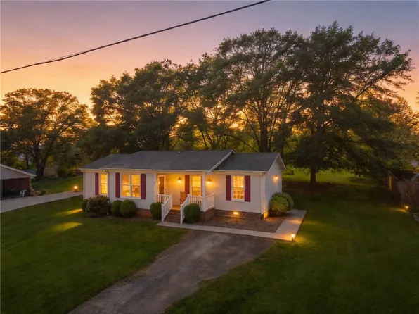 205 Cone Dr, Liberty, SC 29657