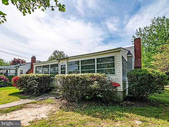 3rd image of 523 Chesapeake Ave