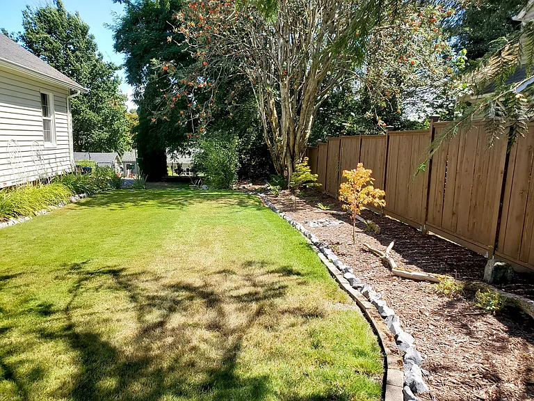 1126 Rainier Ave — Photo 6