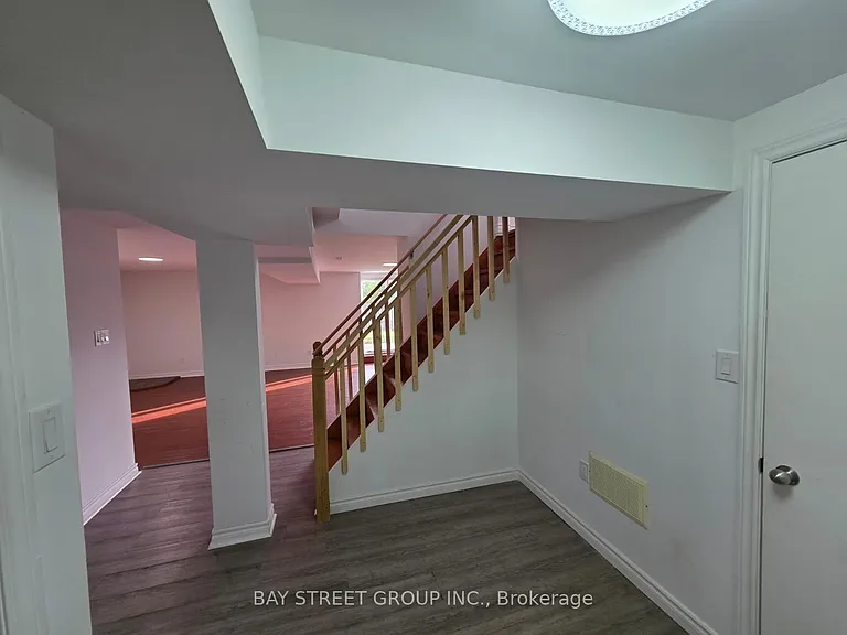 882 Southdown Dr #BASEMENT — Photo 10