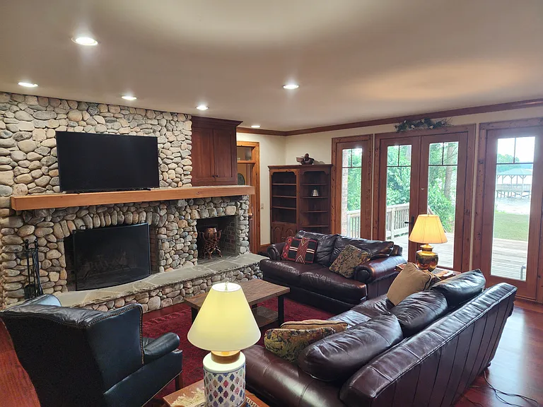 16946 Belle Isle Dr — Photo 6