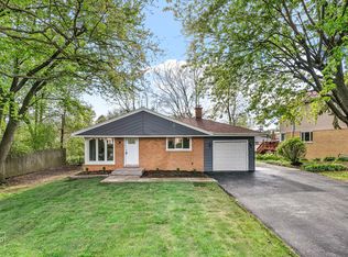 7702 Linden Ave, Darien, IL