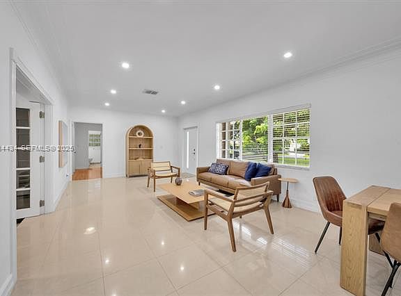 4th image of 6815 Gratian St