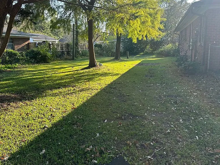330 Covington Rd — Photo 16