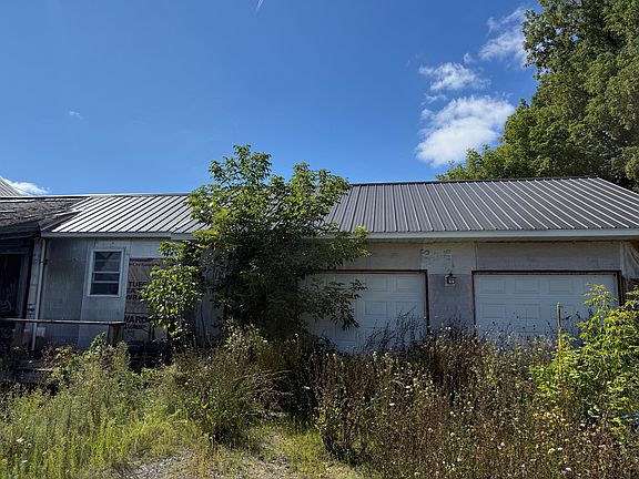 5th image of 997 Drum St
