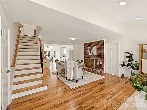 4th image of 20845 Lagoona Dr
