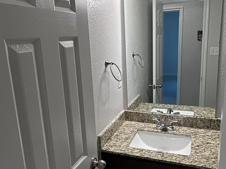 1239 Liberation Ln #B — Photo 16