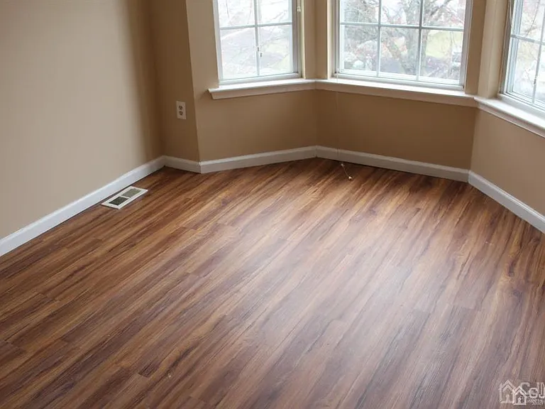 240 Hidden Woods Ct — Photo 23