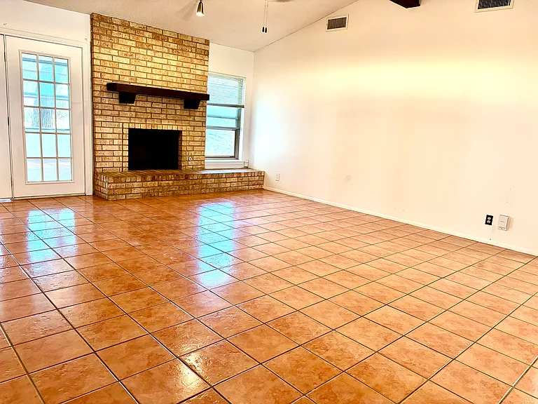 6107 Calderwood St — Photo 8
