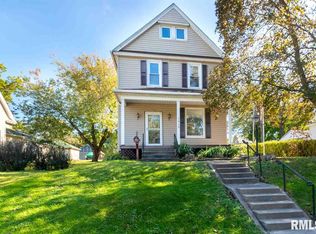 1919 Vine St, Davenport, IA 52804