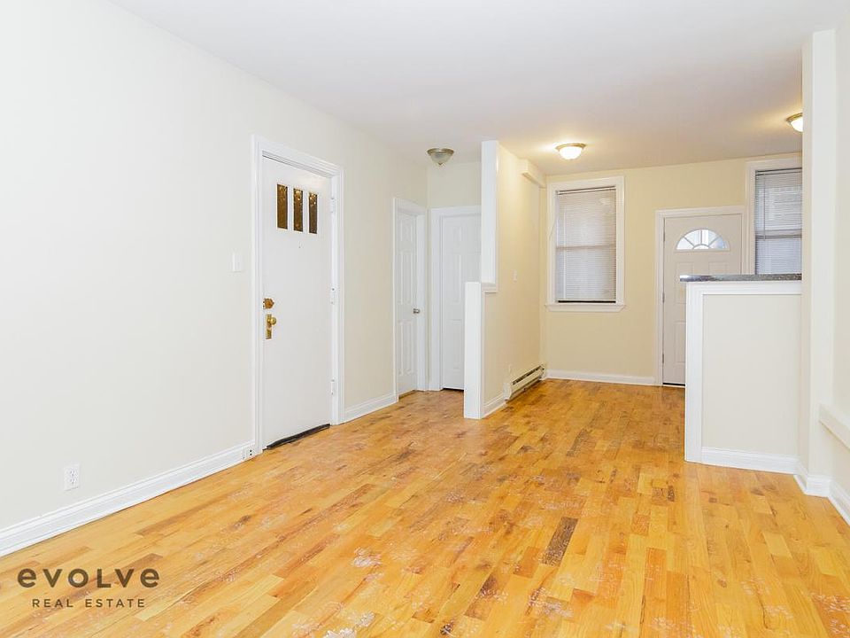 2nd image of 4407 N Wolcott Ave #4415B1