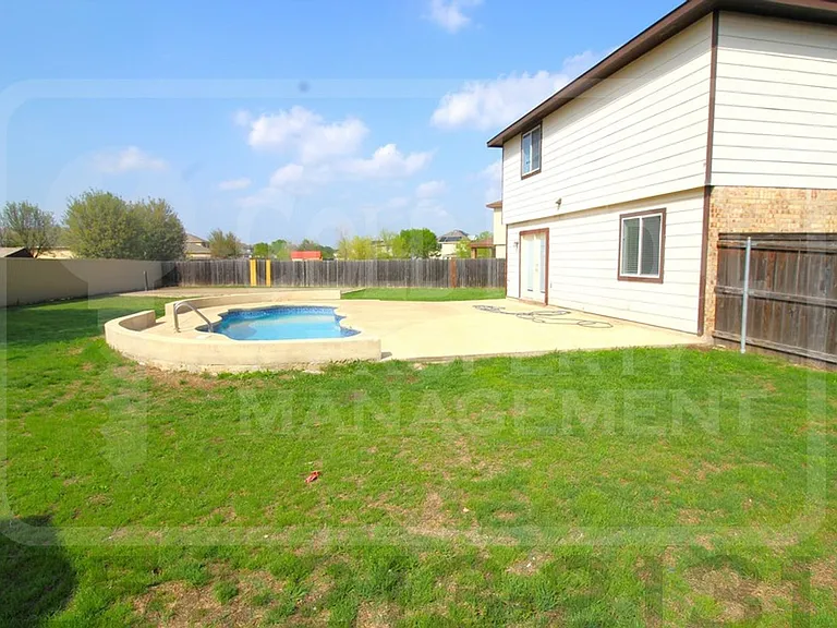 505 Perseus Dr — Photo 33