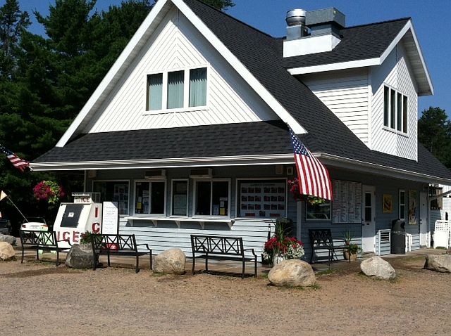 Hoggie Doggies Snack Shack