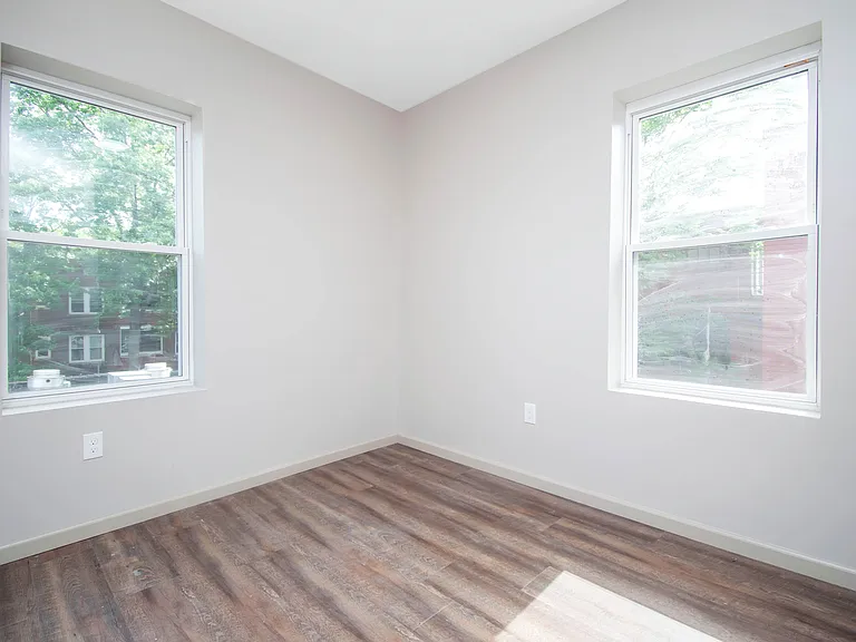 479 Farmington Ave #306 — Photo 8