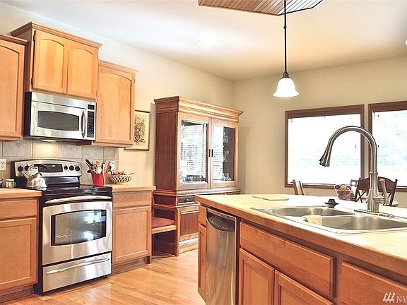 5th image of 16413 129th Avenue Ct E