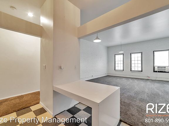 5th image of 347 W Pierpont Ave #1