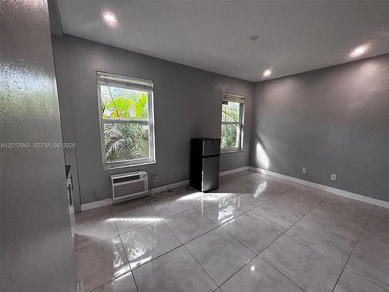 319 W 28th St #15 — Photo 2