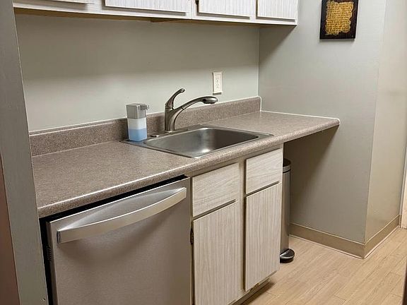 2nd image of 666 W Germantown Pike APT 1617