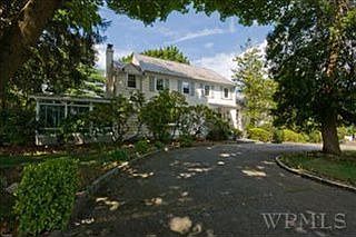5th image of 16 Vivian Dr