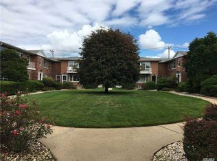 82 Shore Rd #A, Manhasset, NY 11030