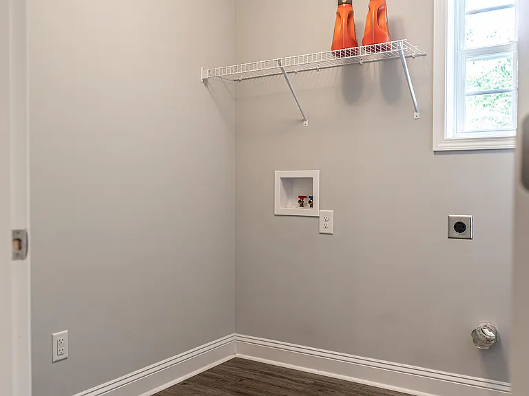 1040 W Indiana Ave — Photo 16