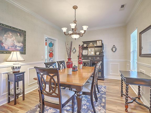 5th image of 134 Northpark Ave
