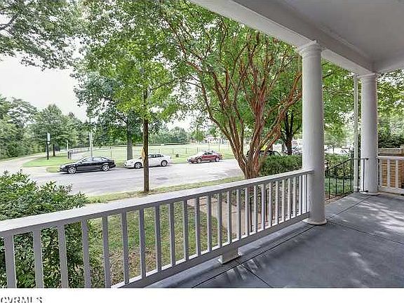 3rd image of 508 S Sheppard St
