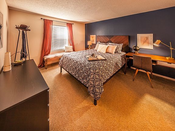 5th image of 359 N West St #403