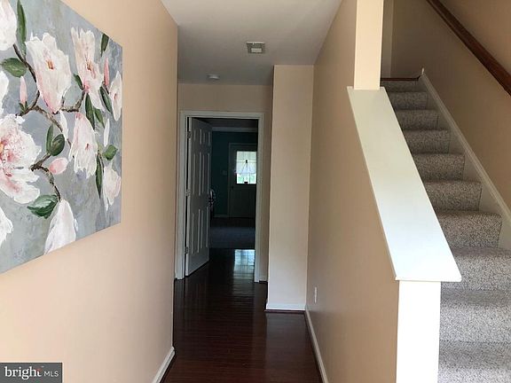 2nd image of 462 Jacobsen Dr