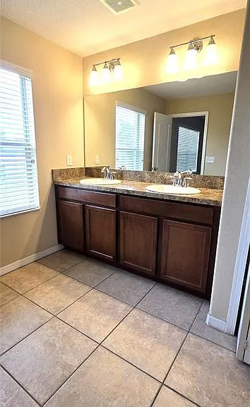 10797 Savannah Landing Cir — Photo 13