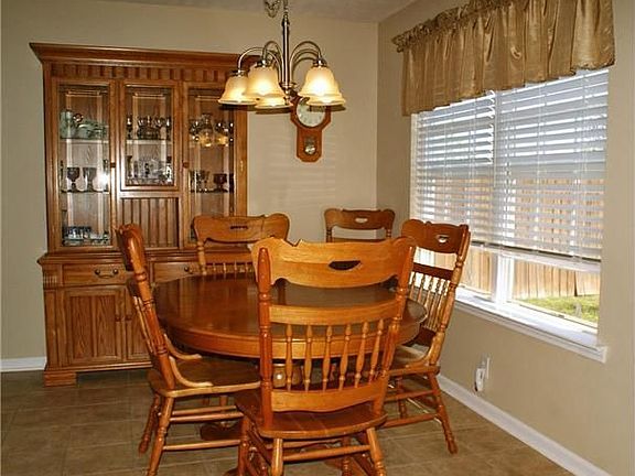 3rd image of 1673 Saint Andrews Dr